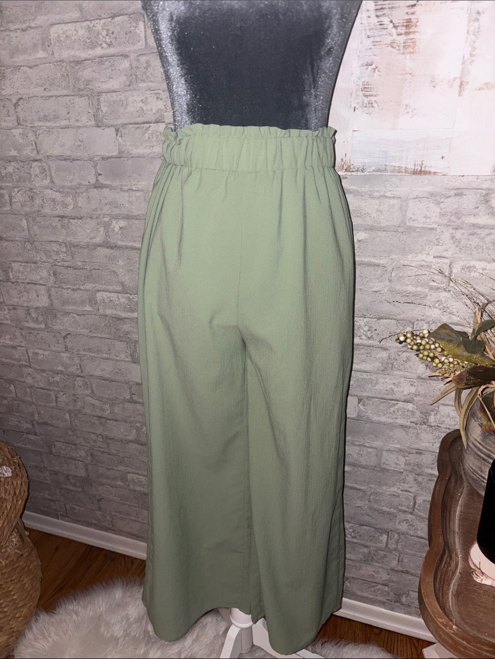 Francesca's Collections Olive Sage Wide-Leg Pants with Ruffled Waist